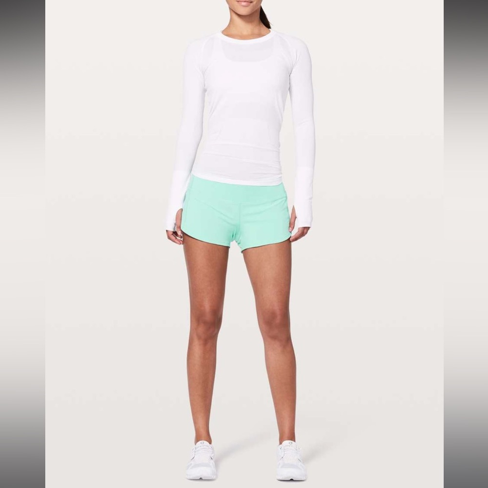 Lululemon Speed Up Short *2.5" size 8
Color Washed Marsh